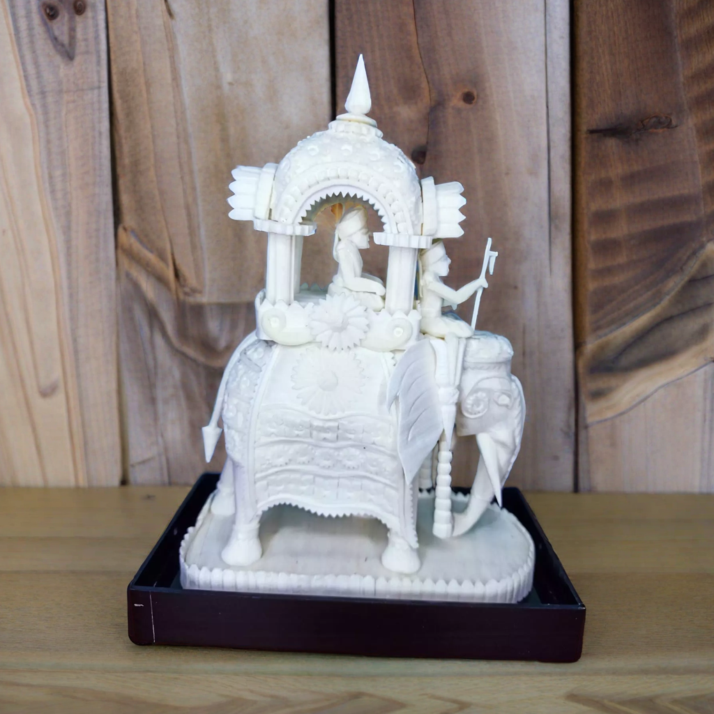 Royal Elephant ( Single Howdah)