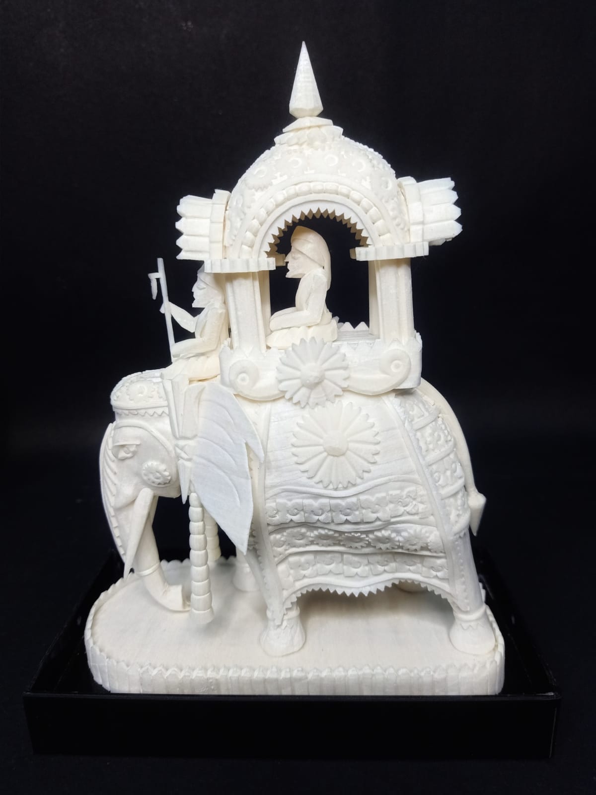 Royal Elephant ( Single Howdah)
