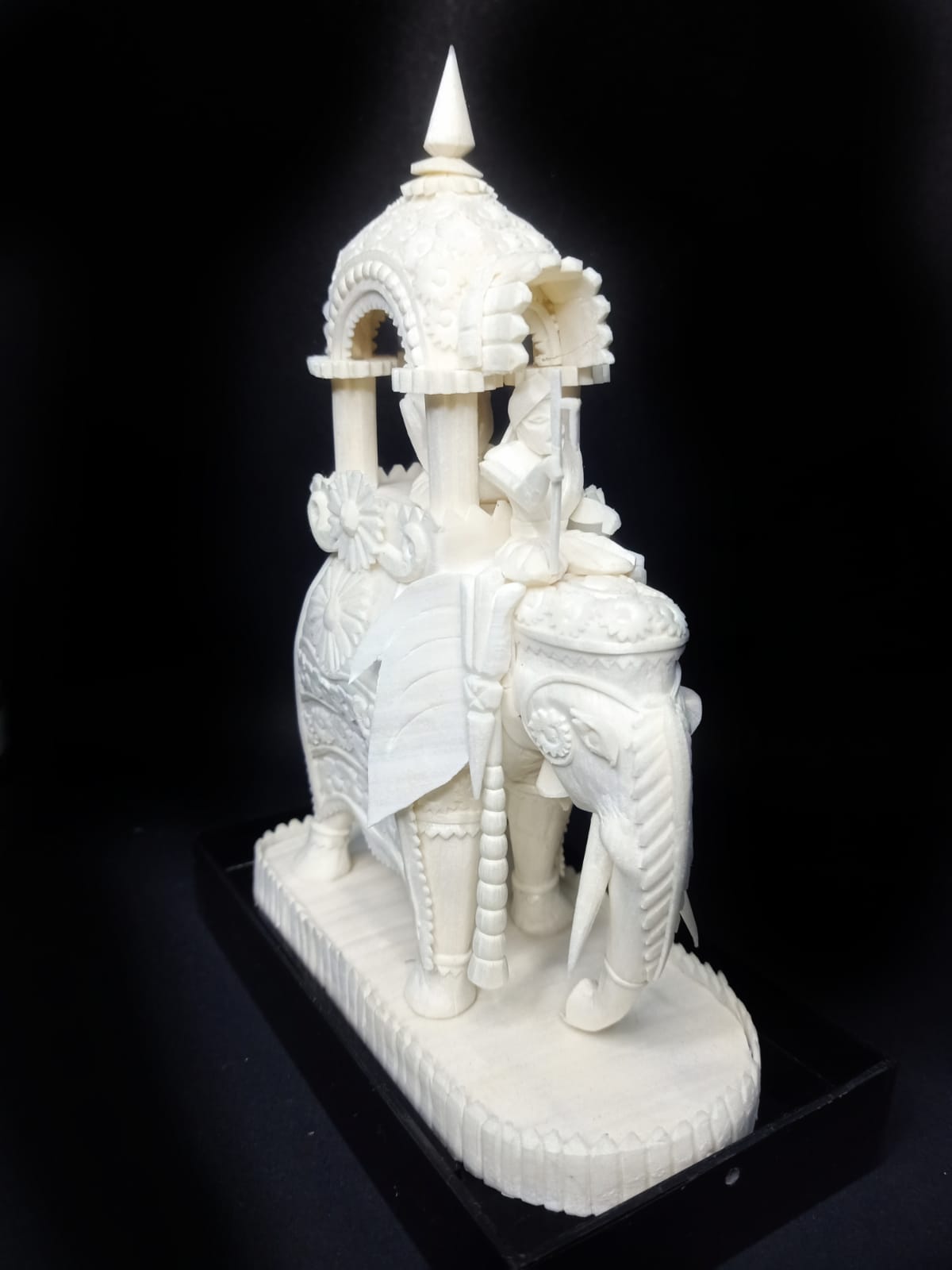 Royal Elephant ( Single Howdah)